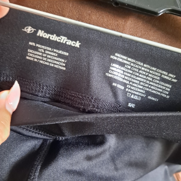 NordicTrack Crop Yoga Pants - Picture 5 of 5